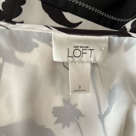 Ann Taylor LOFT black and ivory cap sleeved floral top size 6. - Picture 7 of 7